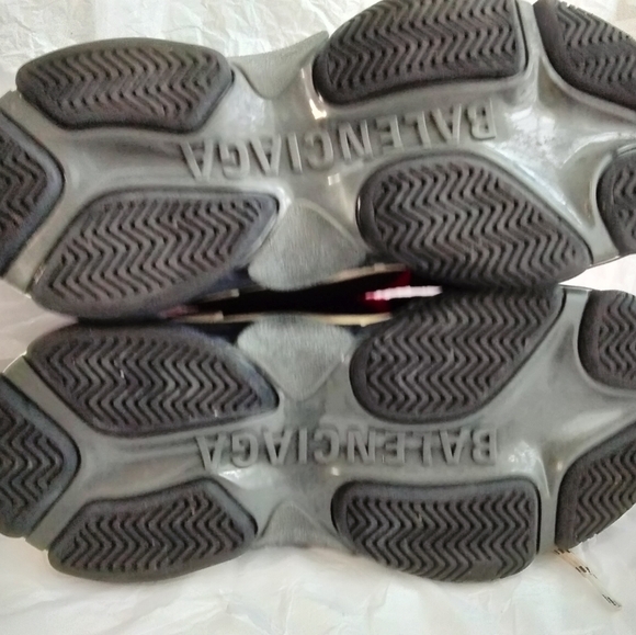 Balenciaga Triple S for Men Size 8 Authentic - Picture 7 of 16